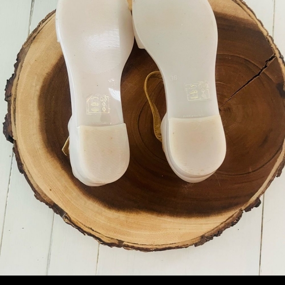 Stuart Weitzman studded jelly sandals 6 - Picture 4 of 4